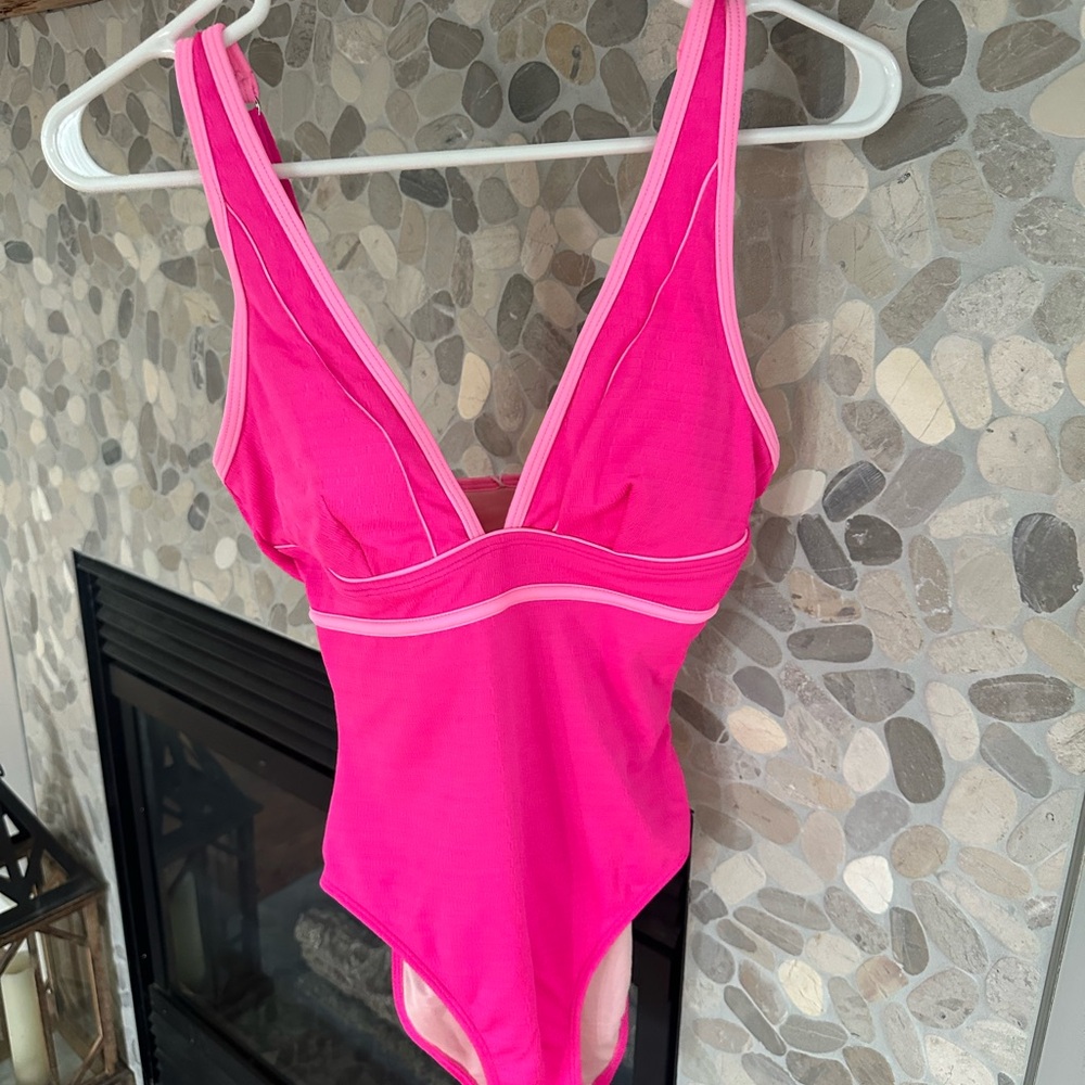 Cupshe Bright Pink Swimwear